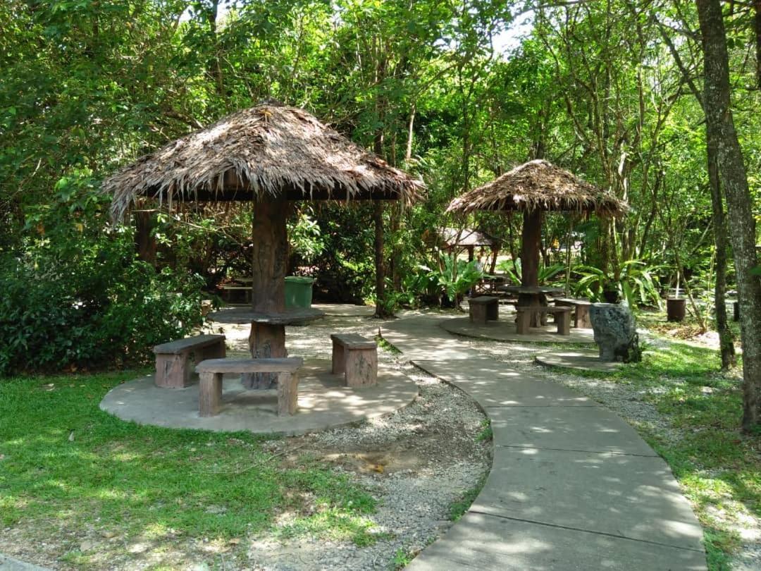 Hotel Felda Residence Hot Springs Sungkai Buitenkant foto