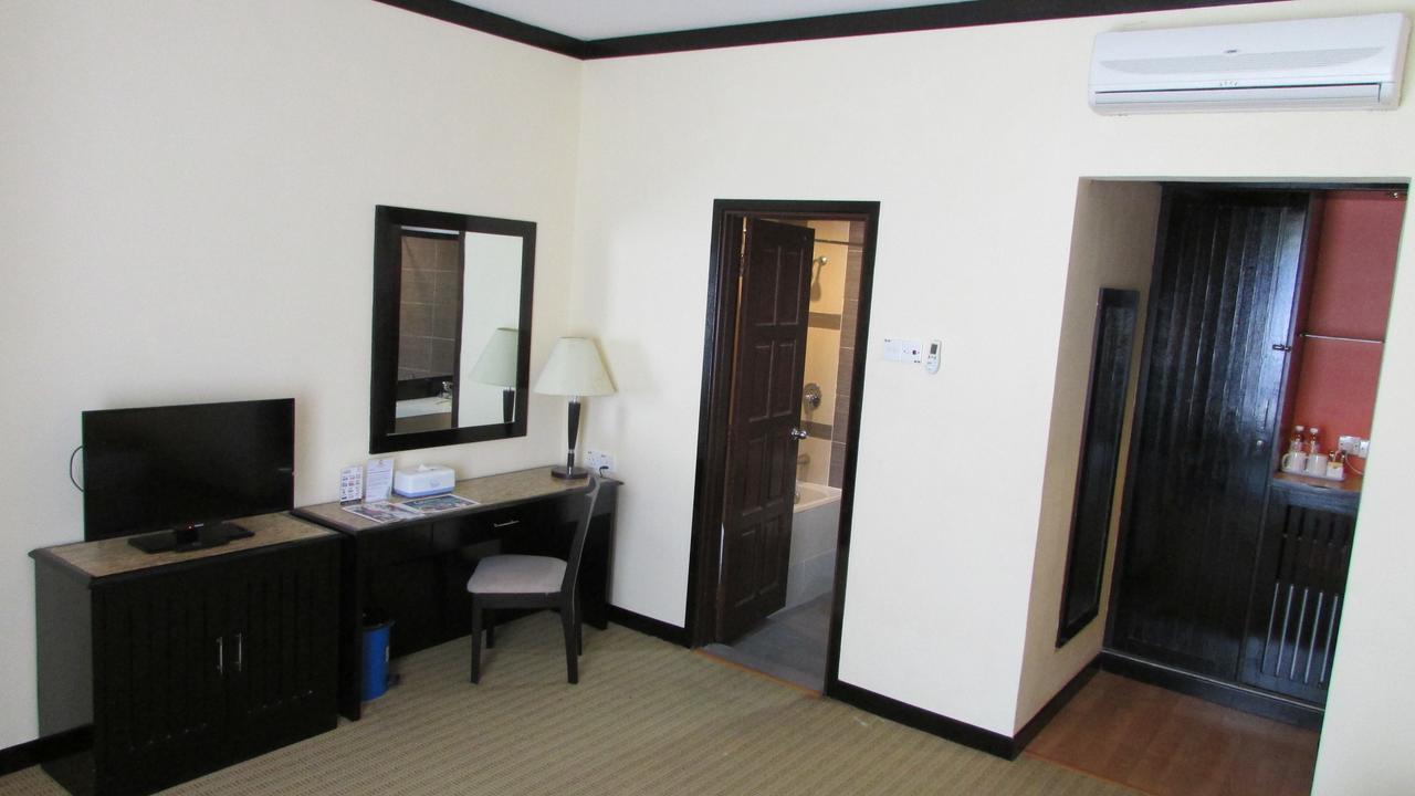 Hotel Felda Residence Hot Springs Sungkai Buitenkant foto