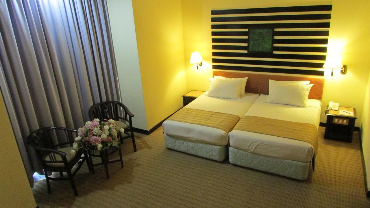 Hotel Felda Residence Hot Springs Sungkai Buitenkant foto
