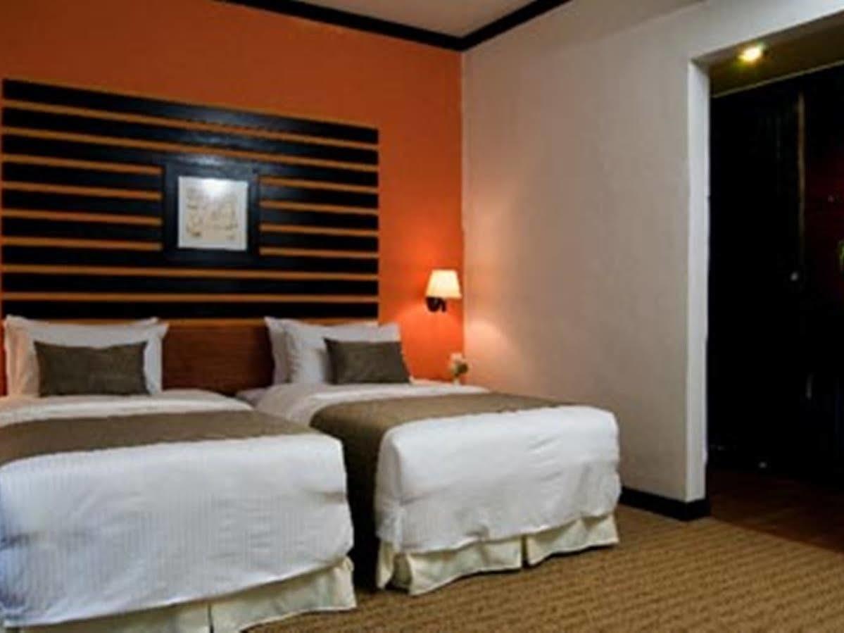 Hotel Felda Residence Hot Springs Sungkai Buitenkant foto